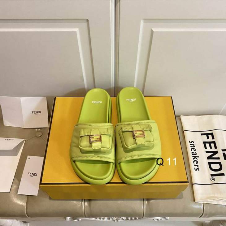 Picture of Fendi Slippers _SKUFendisz35-406CY07022797